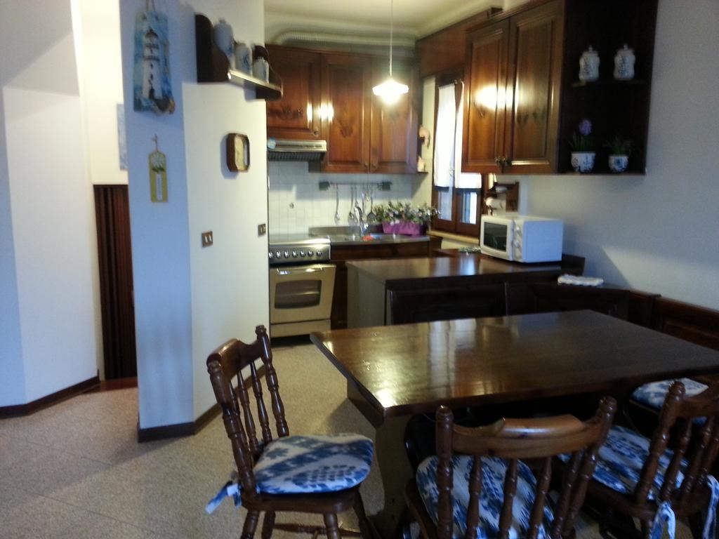 Appartamento Frontemare Azzurra Caorle Habitación foto
